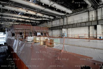 Niedokonczona Korweta Gawron oczekujaca na decyzje...