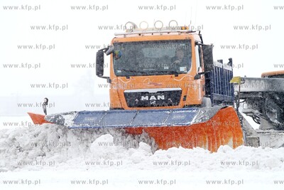 Wiosna w zimowej szacie w Porcie Lotniczym Gdansk im....