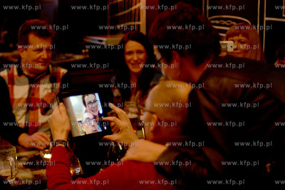 Kazdy kto mial kamere video - w tablecie, telefonie,...