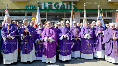 Gdynia. Msza swieta i uroczystosc podpisania aktu erekcyjnego...