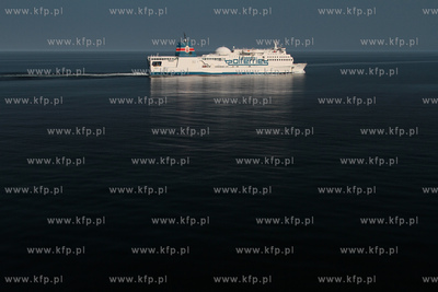 Polferries. Prom Wawel. 10.04.2015 fot. Piotr. B. Starenczak...