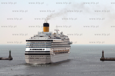 Przy Nabrzezu Francuskim w gdynskim porcie cumowal...