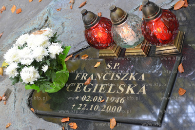 Cmentarz Gdynia Witomino. Uroczystosci w 15 rocznice...