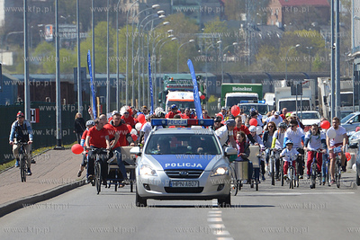 Bialo czerwony peleton pojawil sie 2 maja na ulicach...