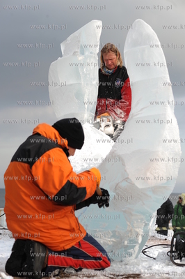 Gdynia, Bulwar Nadmorski. Festiwal rzezb lodowych....