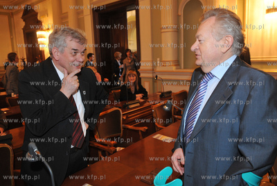 W siedzibie Rady Miasta Gdanska podpisano umowe pomiedzy...