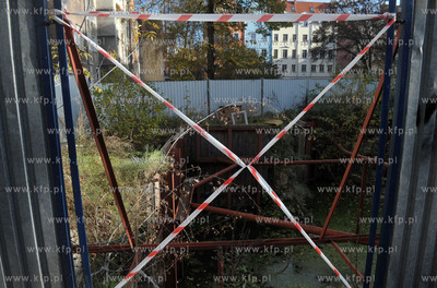 Prowizoryczne zabezpiecznie ogodzenia wykopalisk archeologicznych...