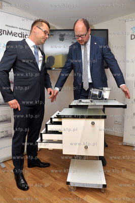 Prezentacja mebi dentystycznych zaprojektowanych i...