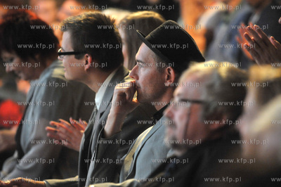 Festiwal Filmowy w Gdyni. Mala gala. Nz.w kapeluszu...