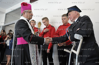 Otwarcie nowej remizy, strażnicy Ochotniczej Straży...