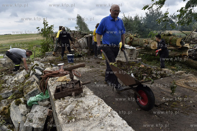 Trzebuń, gmina Dziemiany na Kaszubach. Zabudowania...