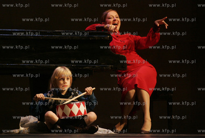 Gdansk. Teatr Wybrzeze. Blaszany Bebenek, w rezyserii...