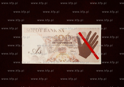 Sopot. Konferencja prasowa. Prezydent Sopotu zwrocil...