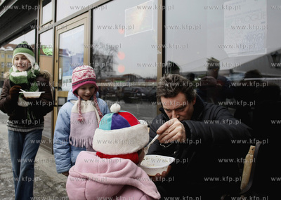 Gdansk Targ Weglowy. Wigilia dla ubogich i potrzebujacych.
24.12.2009
fot....