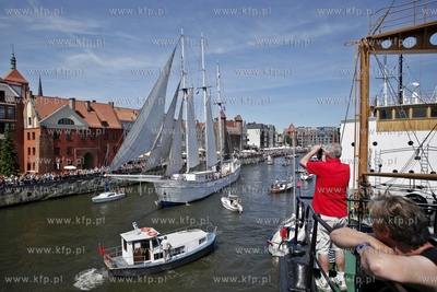 Gdansk. Baltic Sail. Parada Zaglowców na Motlawie....