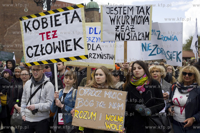 Gdańsk. Targ Węglowy. Wiec sprzeciwu wobec zaostrzania...
