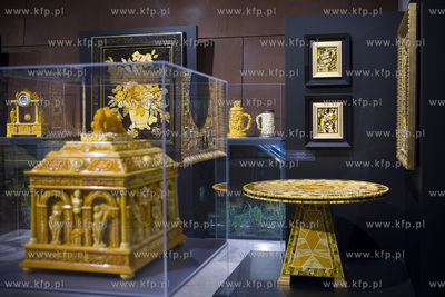 Europejskie Centrum Solidarności. Wystawa prac bursztynnika...