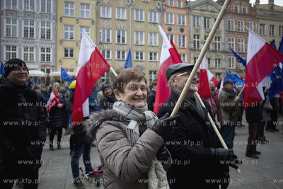 Gdańsk. Długi Targ. Manifestacja jedności z Europą...