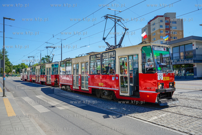 Zabytkowy tramwaj 105N obusługujący w wakacyjne weekendy...