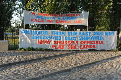 Plac Solidarnosci w Gdansku. Transparent stoczniowcow...