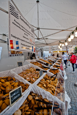 Gdansk. Targ Weglowy. Francuski Jarmark regionalny...