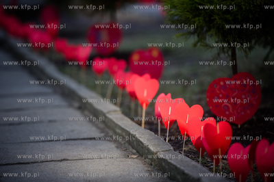 Gdansk. Walentynkowe dekoracje Palacu Mlodziezy, przygotowane...