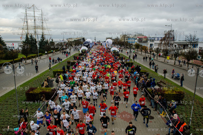 Gdynia. Skwer Kosciuszki. Start Biegu Niepodleglosci....