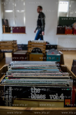 Gdansk. Kawiarnia Fusy i Mietusy. Tysiace Winyli na...