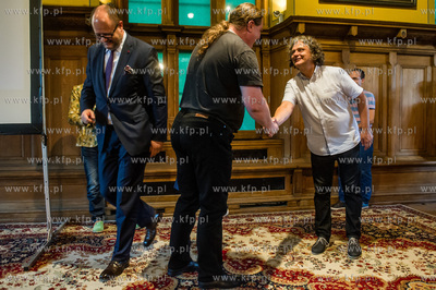 Ratusz Staromiejski w Gdansku. Uroczystosc wreczenia...