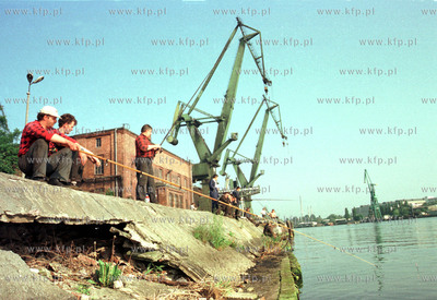 Strajkujacy przeciwko likwidacji Stoczni Gdanskiej...