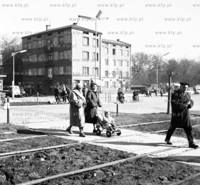 Gdansk Wrzeszcz. Przejscie dla pieszych przez al. Grunwaldzka...