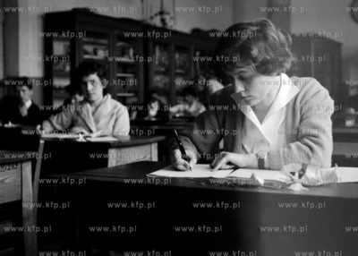 Egzamin dojrzałości w II LO w Gdańsku.
1962
0008488z
Fot....