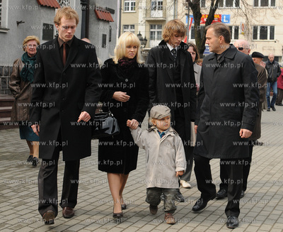 Gdynia. O godz. 11.30 w Kosciele NMP (Kolegiacie Gdynskiej)...