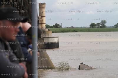 Ok. godz. 11 do Tczewa dotarla fala kulminacyjna. Poziom...