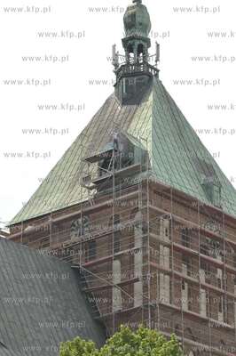 Koszalin. Proba samobojcza, mezczyzna wszedl na wieze...