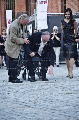 Uroczyste odsloniecie dloni artystow widowiska jazzowego...