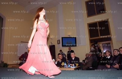 Wybory Miss Akademii Marynarki Wojennej w Gdyni. 26.11.2010...