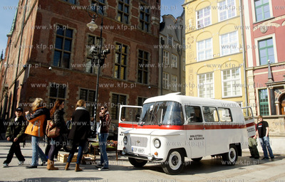 Gdansk. Dlugi Targ. Zjednoczenie czytelnicze wraz z...