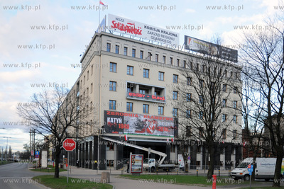 Na siedzibie Solidarnosci w Gdansku zawisnal  baner...