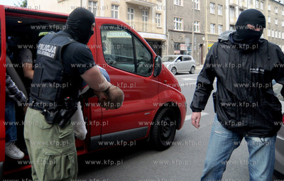 Funkcjonariusze z Gdyni wraz z policjantami z woj....