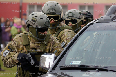 Gdansk. Gimnazjum nr 29 na Suchaninie. Pokazy Gdanskiej...