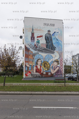 Starogard Gdański,Mural na osiedlu Kopernika nr 3710.11.2019Fot....