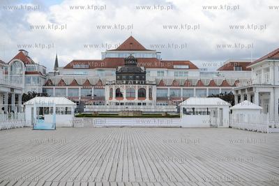 Sobota 25 kwietnia 2020 roku w Sopocie, godziny przedpołudniowe...