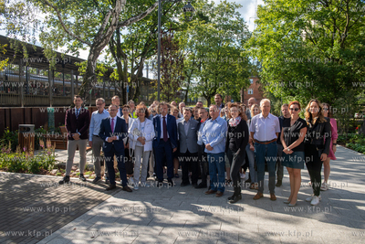 Spacer z radnymi z okazji otwarcia nowego woonerfu...