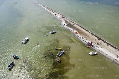 Marsz Sledzia odbywa sie Rybitwia Mielizna (Rewa Mew)...