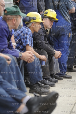 Protest stoczniowcow ze Stoczni Gdynia w związku z...