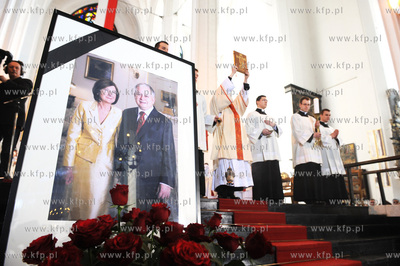 Msza za zmarlych w katastrofie samolotu prezydenckiego.11.04.2010fot....