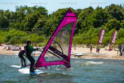 Plaza w Sopocie, przy Sopockim Klubie Zeglarskim. Briefing...