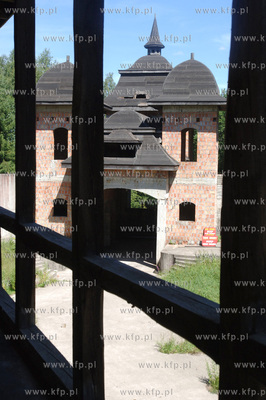 Wnetrze zamku w Lapalicach, polozonego miedzy Chmielnem...