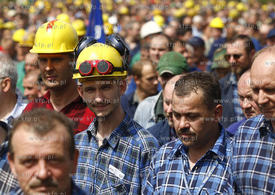 Gdynia.  Obrona stoczni polską racją stanu - pod...